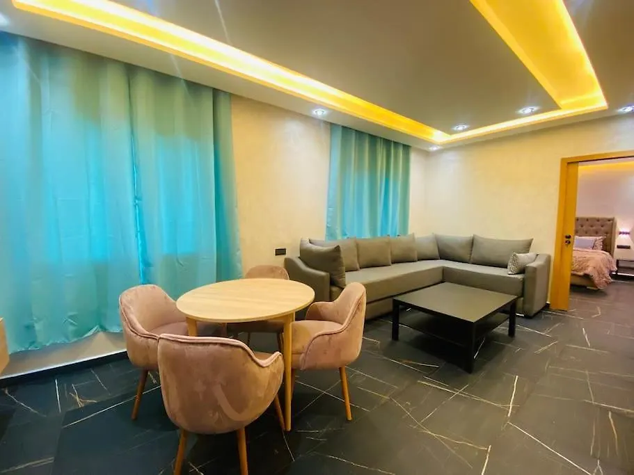 Luxueux Et Chic Appartement 2 Chambres Pres De La Grillardiere Maarif Kazablanka 0*,  Fas